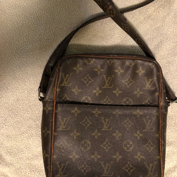 Louis Vuitton Marceau Messenger Crossbody Bag - Picture 4 of 15